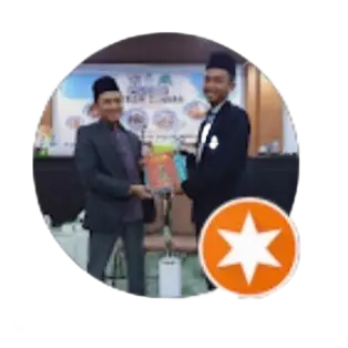 alt="Bluder Geulis dinikmati bersama Kopi Geulis oleh pengunjung setia"